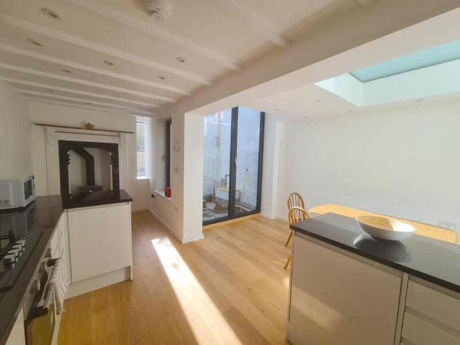 Beautiful And Contemporary Cornish Townhouse In Penzance Villa Exterior foto
